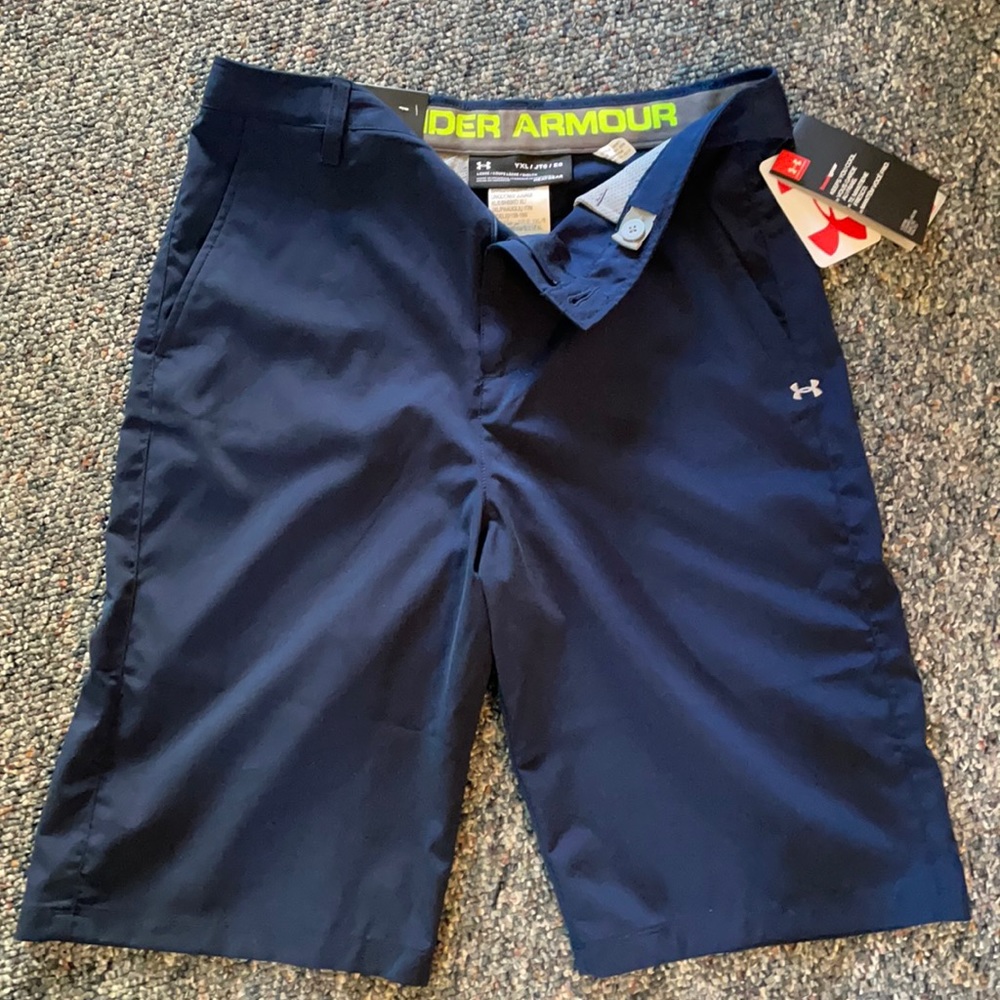 Under Armour boys XL loose heat gear shorts-NWT